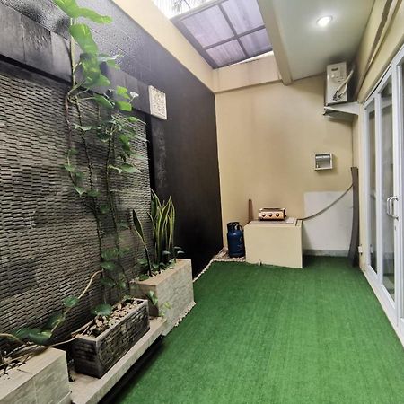 Platinum Setramurni Guest House Bandung 3Br Extérieur photo