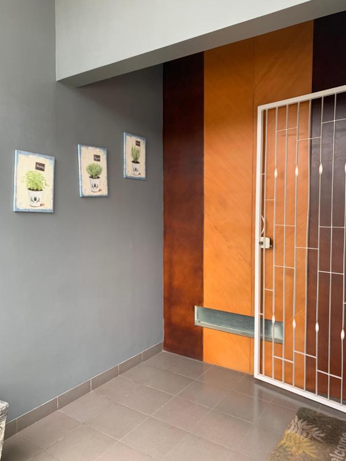 Platinum Setramurni Guest House Bandung 3Br Extérieur photo