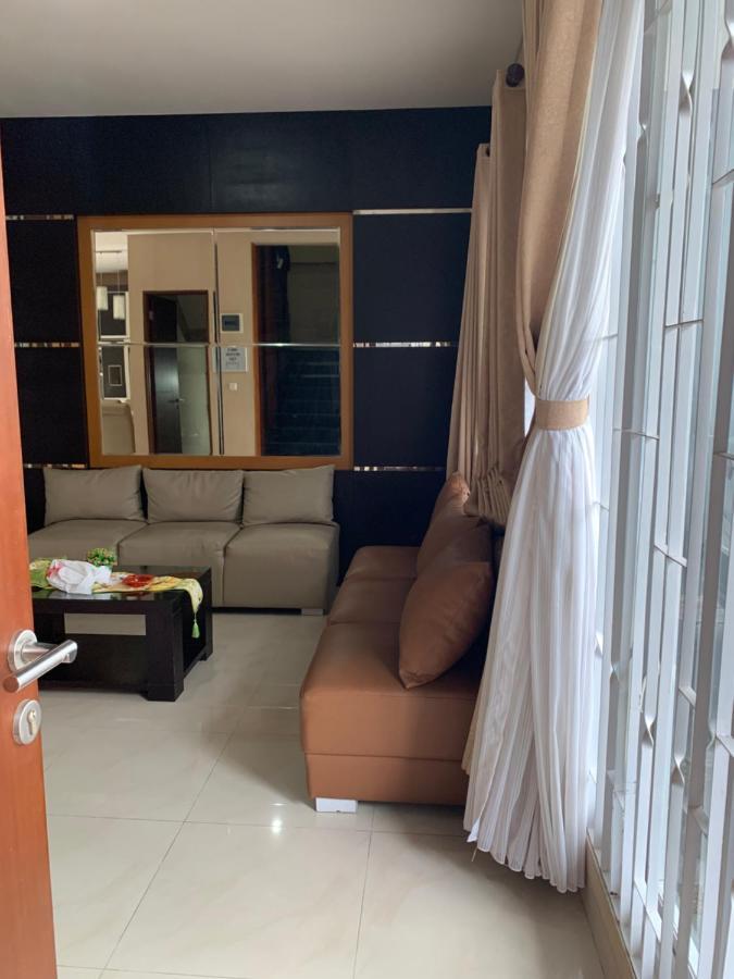 Platinum Setramurni Guest House Bandung 3Br Extérieur photo