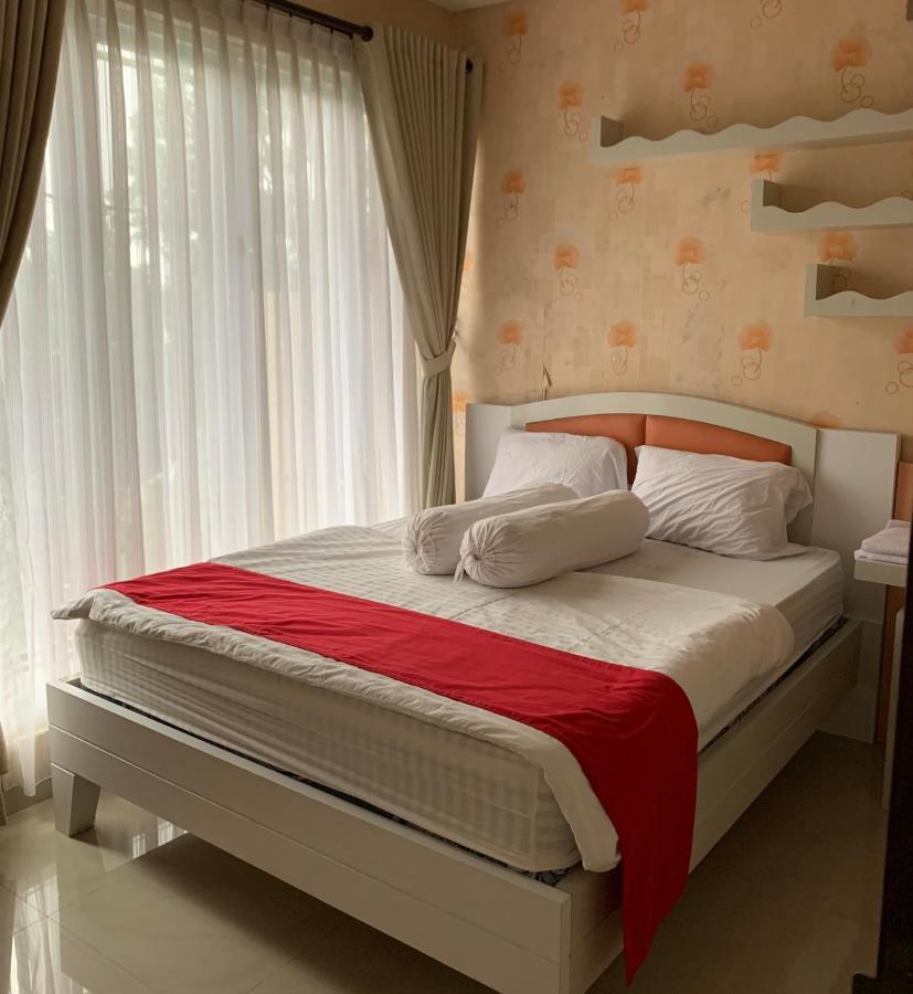 Platinum Setramurni Guest House Bandung 3Br Extérieur photo
